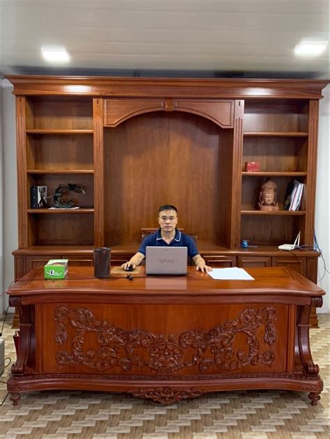 Traditional Office Decor with Wooden Desk and Bookcase