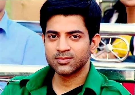 Maninder Singh (Actor) Height, Weight, Age, Girlfriend, Biography & More » StarsUnfolded