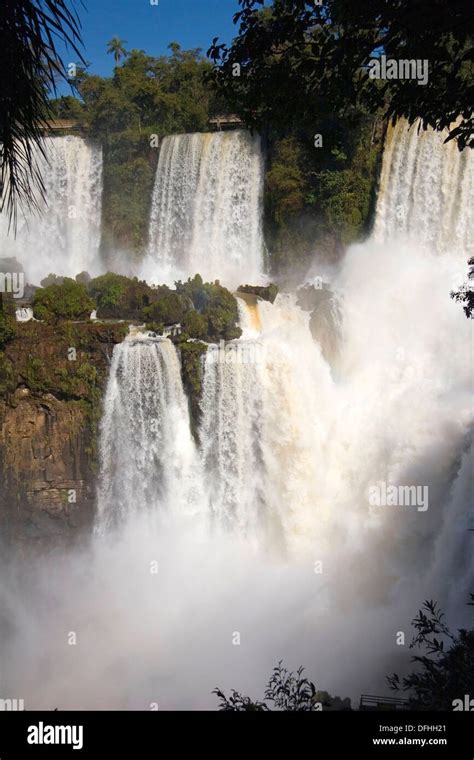 The breathtaking waterfalls of Puerto Iguazu and Foz de Iguazu, Brazil Stock Photo - Alamy