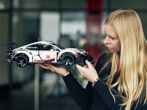 Porsche 911 RSR | Technic | Car Toys | Official LEGO® Shop AU