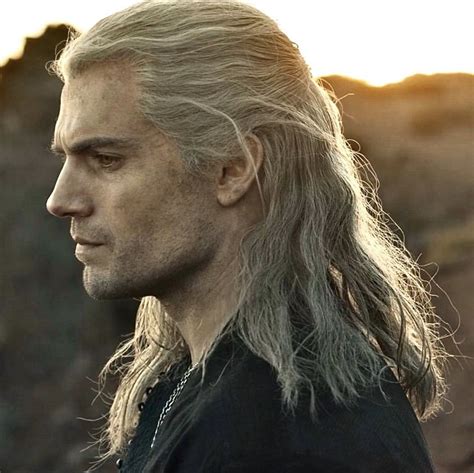 Henry Cavill Long Hair The Witcher - Geralt is the witcher, a mutant ...