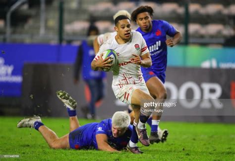 Cassius Cleaves of England breaks through the French defence during... News Photo - Getty Images
