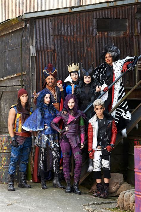 Top 5 Reasons Why We Love Disney Channel Original Movie, Descendants ...