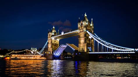 Tower Bridge, Lift Bridge Which is An Icon of The London City - Traveldigg.com