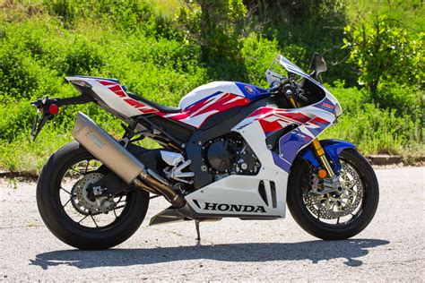 2023 Honda CBR1000RR-R SP Fireblade 30th Anniversary Review - Cycle News