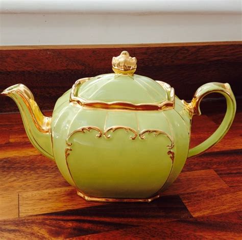 Vintage Sadler Teapot | Tea pots, Tea service, Chocolate pots