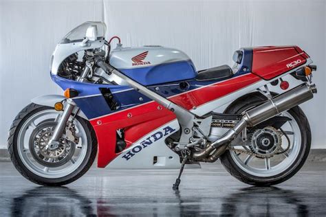 Honda VFR750R RC30 - A Modern Collectible Classic Motorcycle - Timeless ...