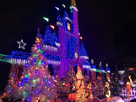 Best Christmas Lights in Miami – Storybook Erin