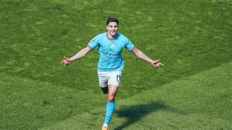 Con gol de Julián Álvarez, el Manchester City festejó el título con una ...