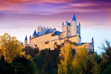 10 Famous Castles In Spain That Will Take You Back In Time