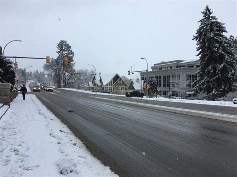 Major snow storm wallops B.C. southern interior, highway mountain passes | Globalnews.ca