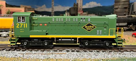 The MTH Baldwin VO1000 is a sturdy O gauge switcher - Trains