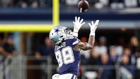 CeeDee Lamb stats: Cowboys WR breaks Michael Irvin's receiving yards record