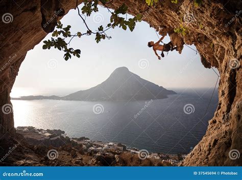 Rock climber on cliff stock photo. Image of lifestyle - 37545694