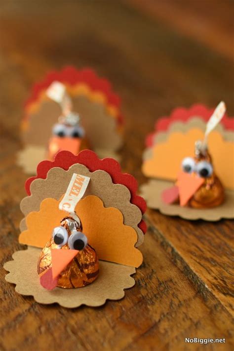 Thanksgiving Turkey Kisses | Thanksgiving crafts, Thanksgiving turkey ...