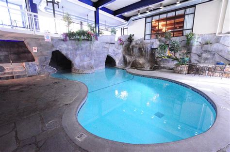 Best Gatlinburg Hotels with indoor pools