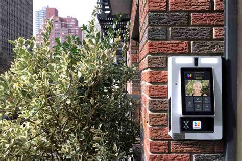 Top 3 Smart Intercoms Systems for Apartment Buildings