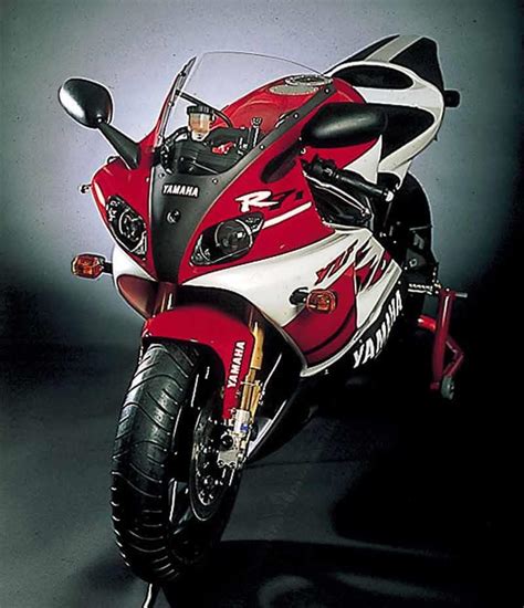 YAMAHA R7 (1999-2000) Review | MCN