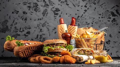 Thức ăn nhanh Fastfood là gì? Lợi và hại với sức khỏe thế nào? - Vua Nệm