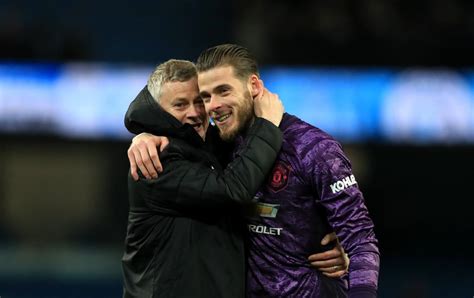 Man Utd news: De Gea is "best goalkeeper in the world", says Solskjaer ...