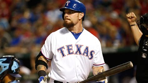 Josh Hamilton: Texas Rangers outfielder will undergo knee surgery ...