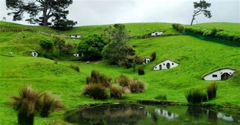 Hobbit House Ideas: 17 Shire-Inspired Hobbit Homes Worthy of Bag End