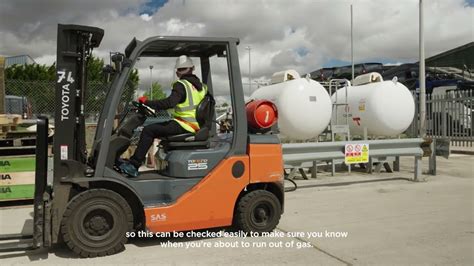 How to Safely Refill a Forklift Truck LPG Cylinder - YouTube