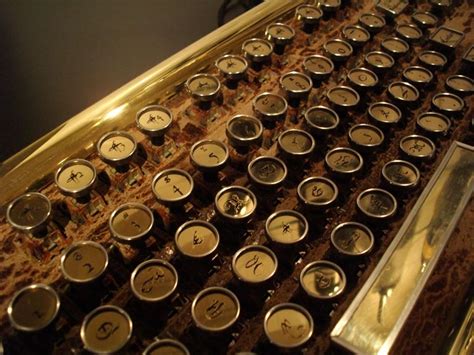 Marquis Victorian Steampunk Keyboard | Gadgetsin