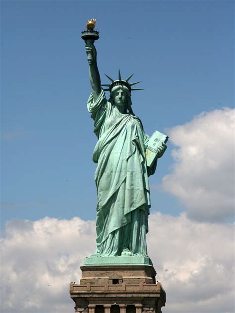 Statues around the world | SkyscraperCity Forum