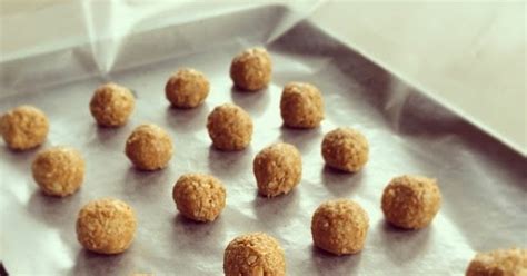 {southern bliss blog}: {Healthy Peanut Butter Balls}