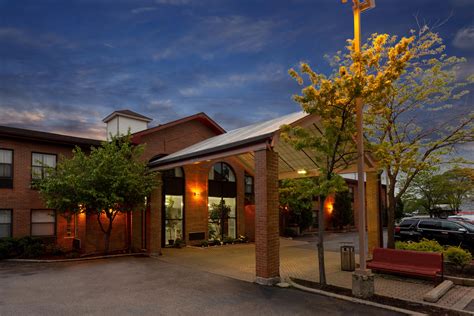 Howard Johnson by Wyndham Waukegan Great Lakes | Waukegan, IL Hotels