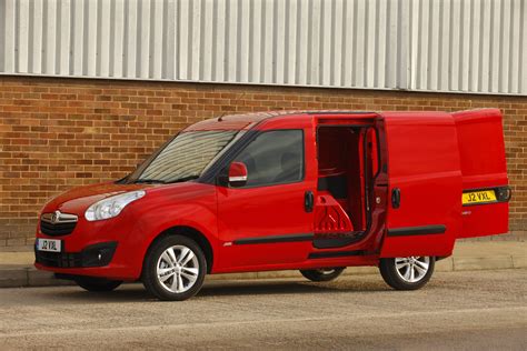 Vauxhall Combo van dimensions (2012-2018), capacity, payload, volume, towing | Parkers