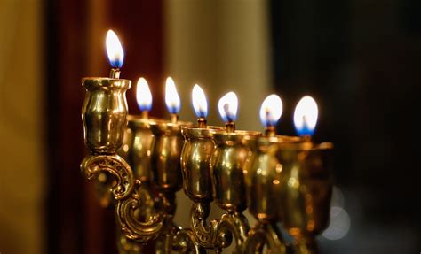 What Is the Shamash Candle for Hanukkah? | My Jewish Learning