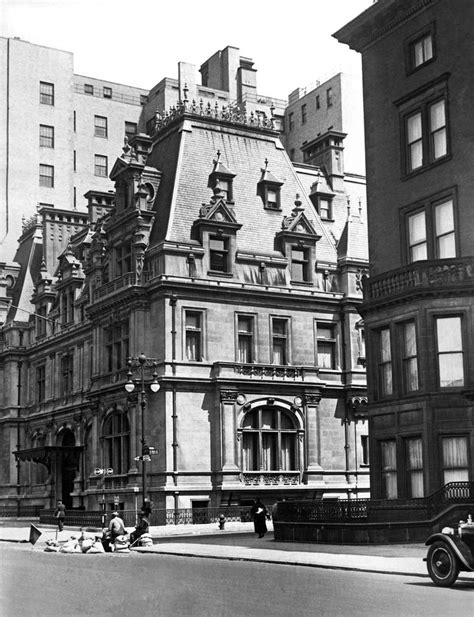 What Happened to the Gilded Age Mansions of New York City? | Mansions, Nyc mansions, New york ...