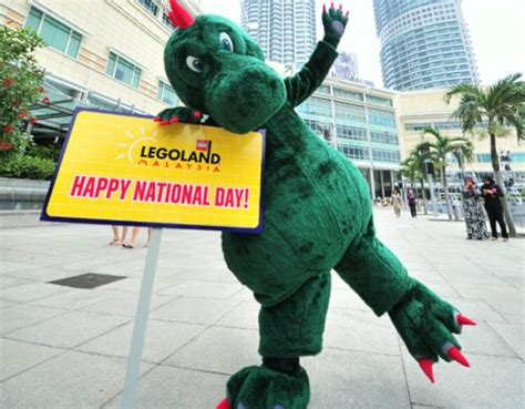 LEGOLAND® Malaysia Mascot Spotted At KLCC - Hype MY