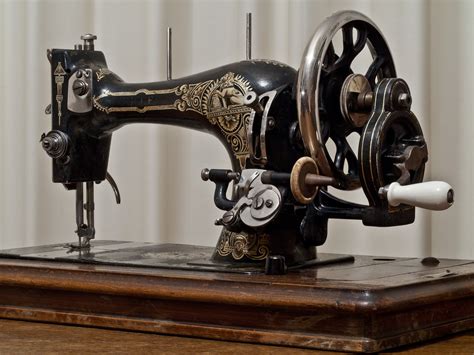 Succes vintage sewing machine. c.1800's | Sewing machine, Antique sewing machines, Vintage ...