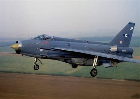 English Electric Lightning | Fighter jets, Lightning, Military aircraft