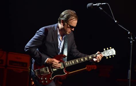 Joe Bonamassa announces UK arena tour for 2023