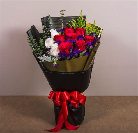 Flower Chimp Partners with Local Florists