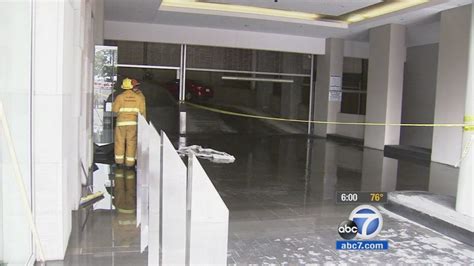 Flooding from broken water main prompts high-rise evacuation in DTLA - ABC7 Los Angeles