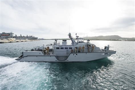 [4736x3157] US Navy Mark VI patrol boat in Guam /r/MilitaryPorn : LargeImages