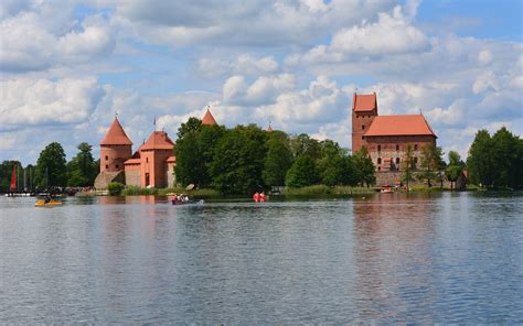 9 Majestic Lithuanian Castles Worth Visiting - Go Look Explore