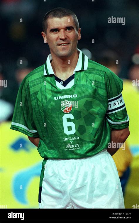 Roy keane manchester united 1999 hi-res stock photography and images ...