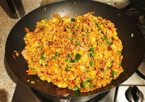 Resep Nasi goreng kacang polong dan jagung oleh Halwa Noor - Cookpad