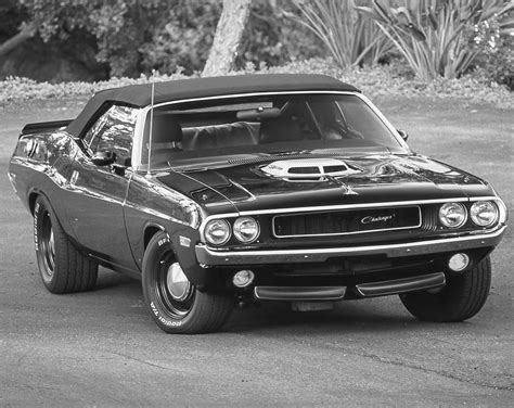 #ThrowbackThursday Old school Dodge Challenger. | Dodge muscle cars ...