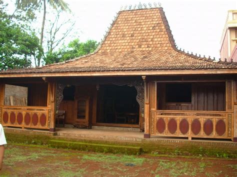 Ini Dia Beragam Rumah Adat Jawa Timur dan Segala Keunikannya | MasukSini.com