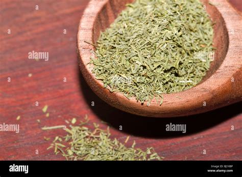 Dried dill weed Stock Photo - Alamy