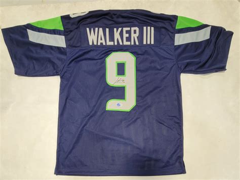 Kenneth Walker III Signed Jersey (Beckett) | Pristine Auction