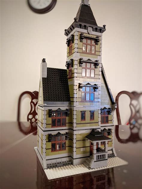 LEGO MOC Old Mansion- 10273 Haunted House Modular Modification by Das ...