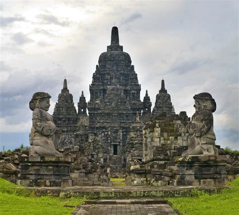 Prambanan Temple Historical Facts and Pictures | The History Hub